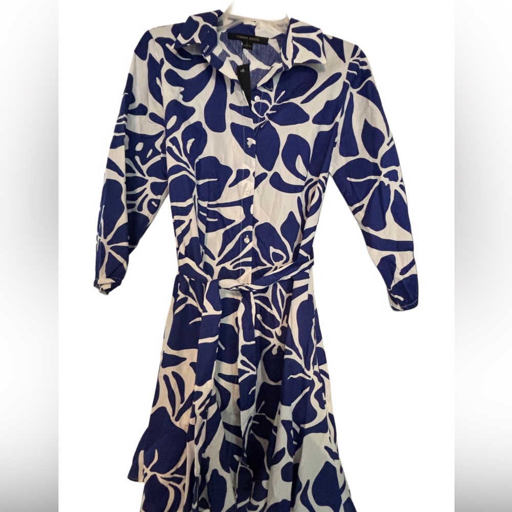 Ladies Cynthia Steffe button down midi dress with belt.